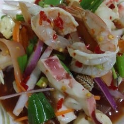 แอน แอน ยำเหลาทะเลปลาร้า