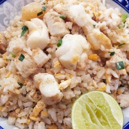 ข้าวผัดไข่ปลาหมึก