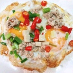 ไข่ดาว2ใบ+หมูสับทรงเครื่อง ราดข้าว