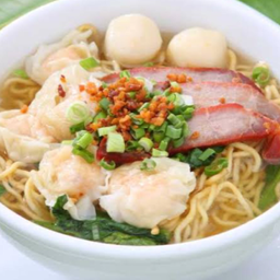 บะหมี่เกี้ยวหมูแดงพิเศษ