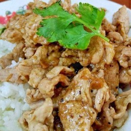 ไก่กระเทียม {ราดข้าว}