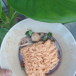 มาม่าหมูไม่พริก