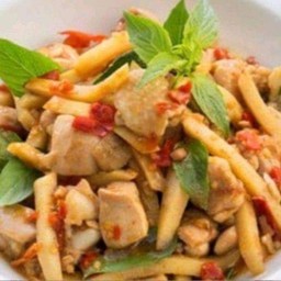 กับข้าว..ไก่ผัดพริกสดหน่อไม้