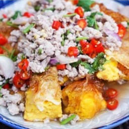 ยำไข่ดาว+หมูสับ