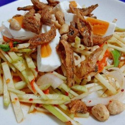 ยำมะม่วง+ปลากรอบถั่วลิสง+ไข่เค็ม