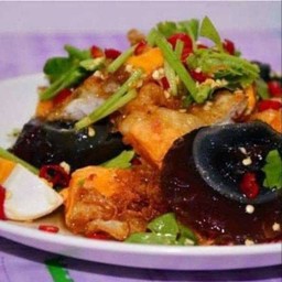 ยำไข่3สหาย(ไข่เค็ม+ไข่เยี่ยวม้า+ไข่ดาว)