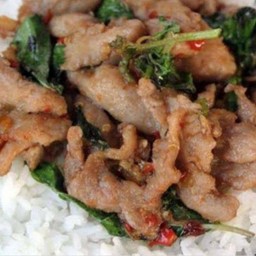 กระเพราหมู(ชิ้น)  {ราดข้าว}