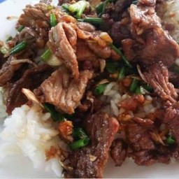 เนื้อกระเทียม {ราดข้าว}