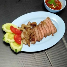 เสือร้องให้( เนื้อย่างติดมันต้องการแจ่วขมกรุณาระบุด้วย)