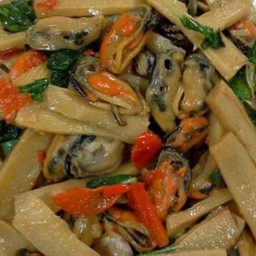 หอยแมงภู่ผัดพริกสดหน่อไม้{ราดข้าว}