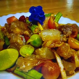 เกาเหลาเอ็นแก้วปลาร้า