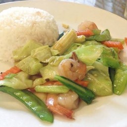 ผัดผักรวมมิตรกุ้ง