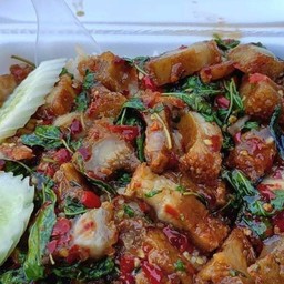 กะเพราหมูกรอป (หน้าเต็ม)