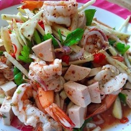 ยำมะม่วงกุ้งสุก+หมูยอ
