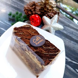 TIRAMISU CAKE