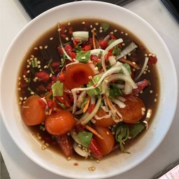 ยำไข่แดง 