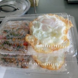 ข้าวกระเพราหมูสับไข่ดาว