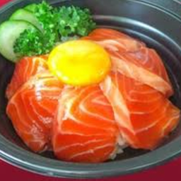 ข้าวหน้าแซลมอนดองฟรีไข่ดอง