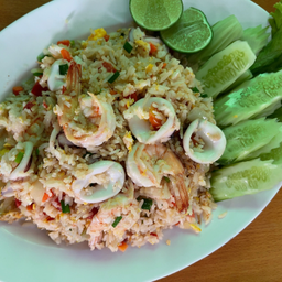 ข้าวผัดทะเล(กลาง)
