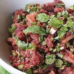 ก้อยเนื้อ ขม