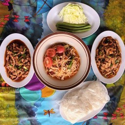 ส้มตำแซ่บ