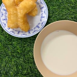 น้ำเต้าหู้ร้อน 1 ปาท่องโก๋ 2
