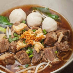 ก๋วยเตี๋ยวหมูตุ๋น