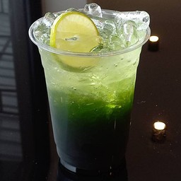 ชาเขียวน้ำผึ้งมะนาวโซดา