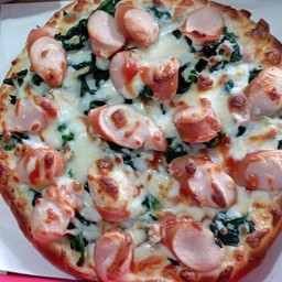 ผักโขมไส้กรอกไก่ ถาด 7 นิ้ว