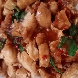 พริกแกงไก่กรอบ