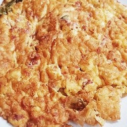 ไข่เจียวแหนม ราดข้าว