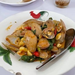 หอยลายผัดน้ำพริกเผา