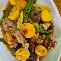 กะเพราพวงไข่อ่อน