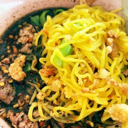 บะหมี่ยำหมู