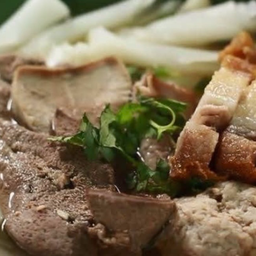 ก๋วยจั๊บน้ํา ใส