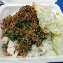 กระเพราหมูราดข้าว+ไข่ดาว