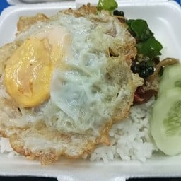 กระเพราทะเล+ไข่ดาว