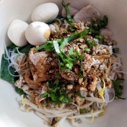 ก๋วยเตี๋ยวแห้งใส่ซีอิ๊วดำ