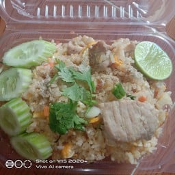 ข้าวผัดหมูชิ้น+ใส่แหนม(หมูหมัก)