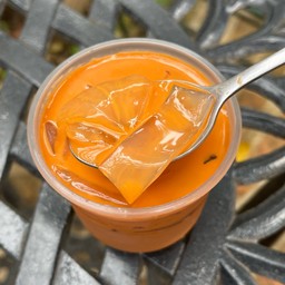 พุดดิ้งชาไทยวุ้นมะพร้าวอ่อน