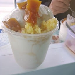 ร้านมะพร้าวปั่นหน้าไอศกรีม