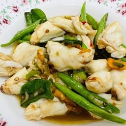 เนื้อปูผัดพริกเหลือง