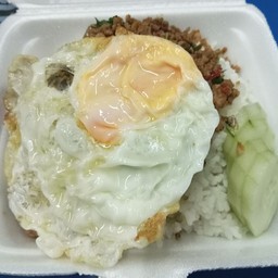 เก่งผัดเผ็ดร้าดข้าว+ไข่ดาว