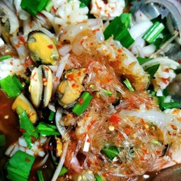 ยำวุ้นเส้นทะเลรวม