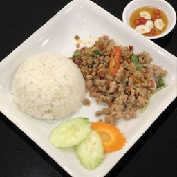 ข้าวผัดกะเพรา