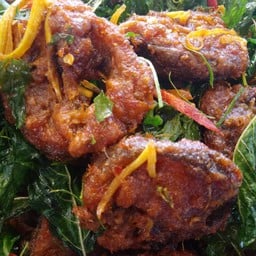 ผัดเผ็ดปลาดุกกรอบ