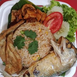 โกลั่นอาหารตามสั่ง