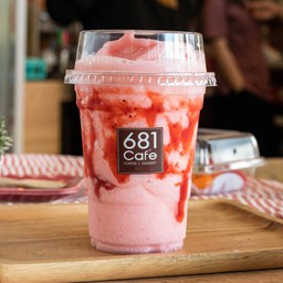 สตอเบอรี่สมูทตี้โยเกิร์ต