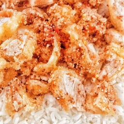 ข้าวยำแซ่บไก่ทอด