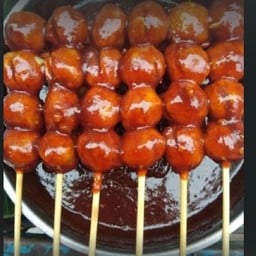 ลูกชิ้นปิ้งกะทิ "เจ๊หมวย สาขาปทุมวัน